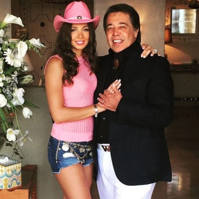 Sejak menikah Walid Juffali pada 2012, Adada pun mulai dikenal sebagai sosialita. Dalam acara realiti Dubai Bling, wanita asal 30 tahun tersebut disebut menjadi orang kedua terkaya di antara para miliuner. Suami Adada sendiri sudah meninggal enam tahun lalu karena kanker.Foto: Instagram @loujainaj