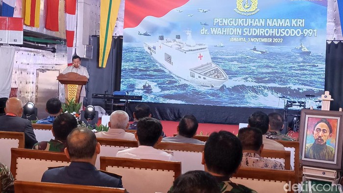 Menhan Prabowo Subianto berbicara soal peran TNI AL untuk bangsa dan negara Indonesia. Prabowo menyebut TNI AL yang kuat mutlak diperlukan bangsa Indonesia. (Wildan Noviansah/detikcom)