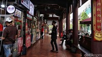 Kawasan ini pun menawarkan banyak kuliner yang menggugah selera.