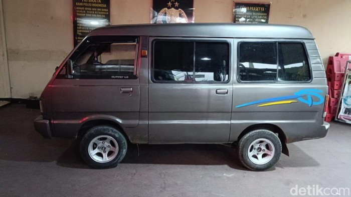 Mobil curian terparkir di Polsek Cisaat Resor Sukabumi Kota