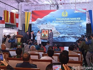 Prabowo Kukuhkan Pahlawan Wahidin Sudirohusodo Jadi Nama KRI RS Terapung