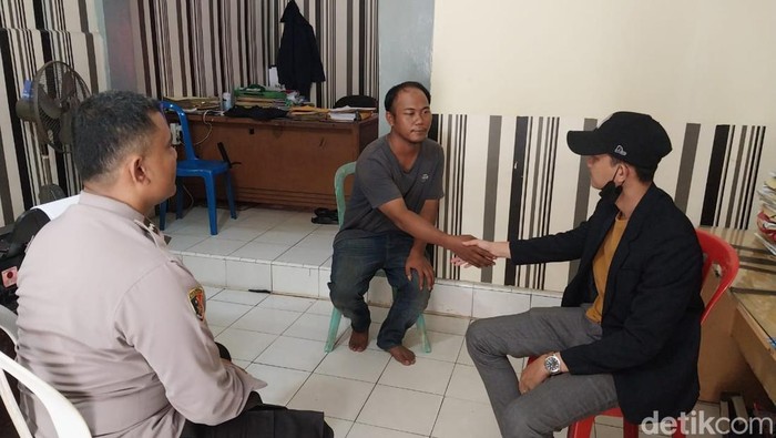 Pencuri kotak amal masjid di Palembang dilepas.