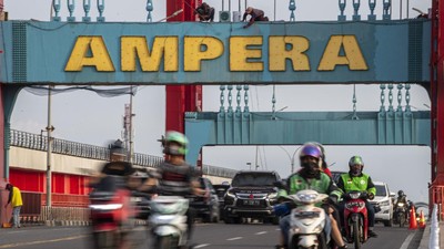 Jembatan Ampera Makin Kinclong Nih Gaes