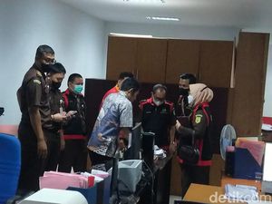 Kejati Sita Dokumen Usai Geledah Kantor BPPRD Bandar Lampung