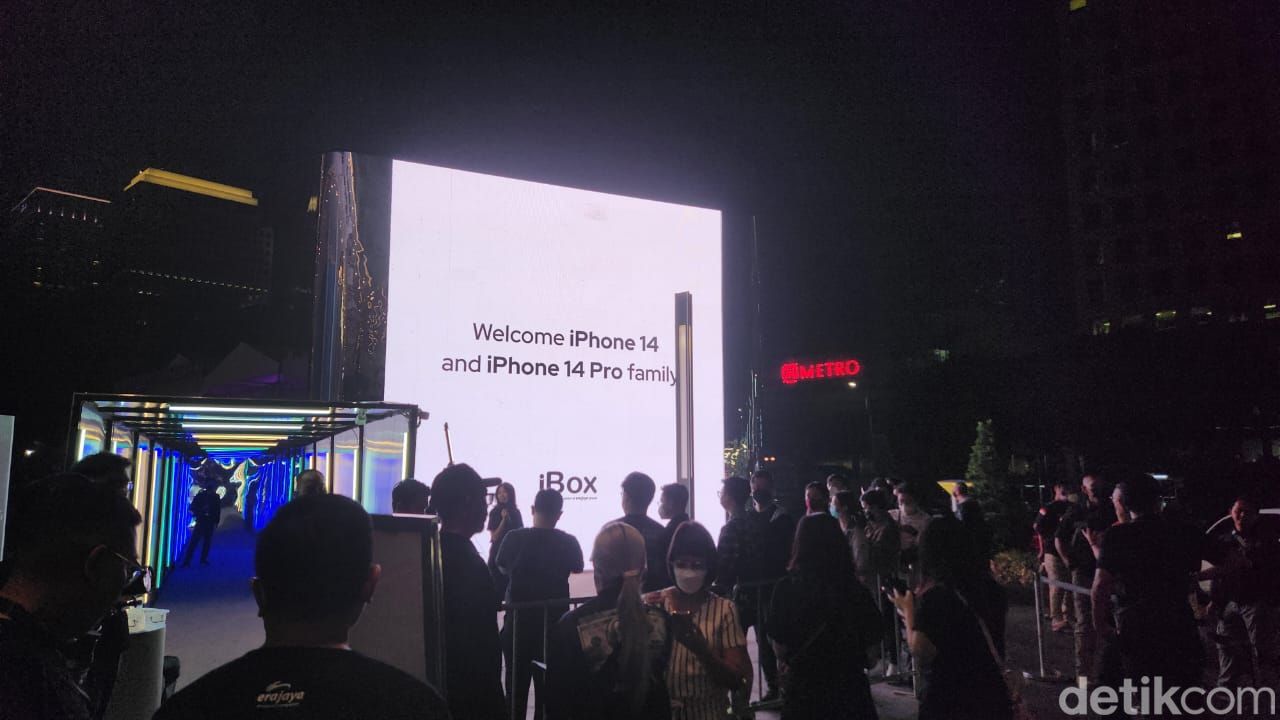 Penjualan perdana iPhone 14 di Indonesia