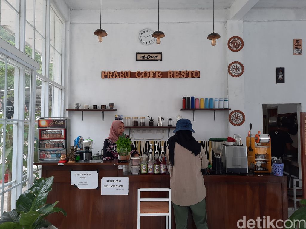 Prabu Cafe and Resto di Telaga Ngebel, Ponorogo