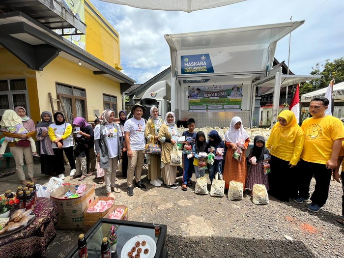 Relawan Sandiaga Beri Pelatihan Usaha ke Warga Desa di Sukabumi