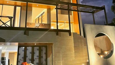7 Potret Rumah Baru Jonatan Christie, 4 Lantai Wujud Sukses dari Bulutangkis