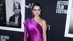 Selena Gomez Serba Ungu
