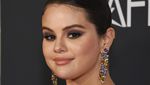 Selena Gomez Serba Ungu