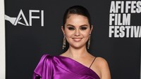 Selena Gomez hadir di pemutaran perdana filmnya di American Film Institute Festival di TCL Chinese Theatre di Hollywood. Foto: Getty Images/Jon Kopaloff