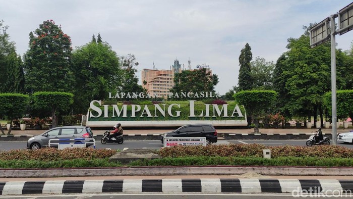Simpang Lima Kota Semarang, Kamis (3/11/2022).
