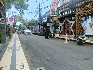 Lagi, Heboh Video Aksi Bule Ugal-ugalan di Seminyak