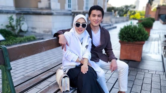 Syahrini dan Reino Barack Syahrini dan Reino Barack