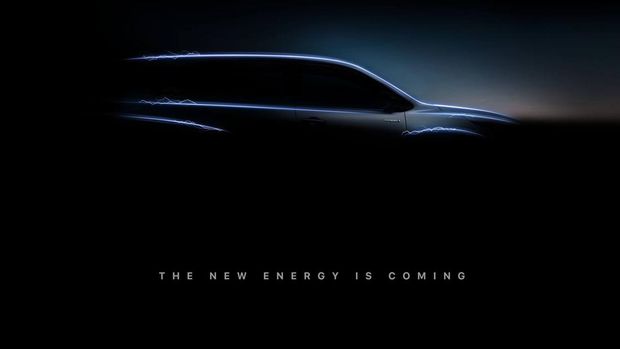Teaser Toyota Innova Hybrid