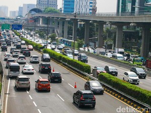 Libur Nataru Tiba! Polisi Ungkap Hal Sepele Pengemudi yang Bikin Tol Macet