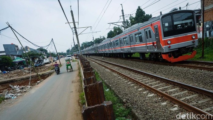 Proyek jalan tembusan Pasar Minggu, Jakarta Selatan, dilanjutkan lagi. Proyek ini sempat mangkrak sejak 2019.