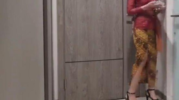 Video seks kebaya merah
