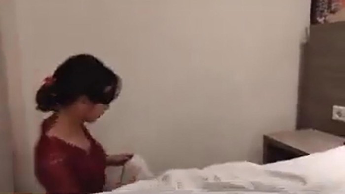 Video seks kebaya merah