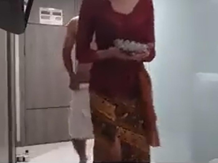 Video seks perempuan kebaya merah