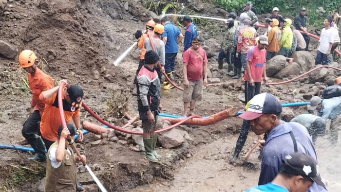 Warga Malang Hilang Tertimbun Longsor Ditemukan