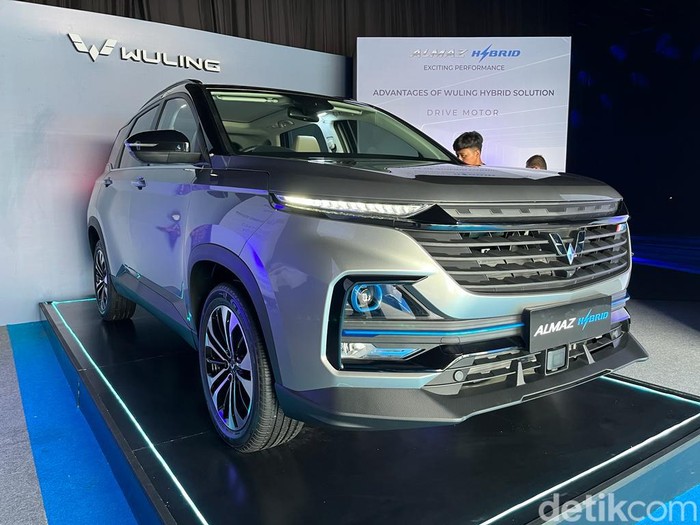 Wuling Almaz Hybrid meluncur di Indonesia dengan harga Rp 470 juta