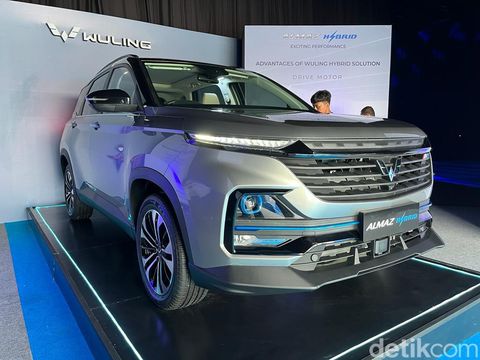 Wuling Almaz Hybrid meluncur di Indonesia dengan harga Rp 470 juta