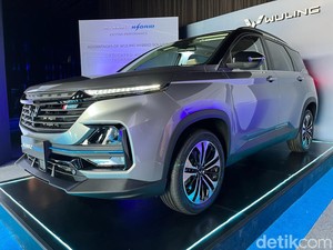 Intip 5 Hal Baru di Wuling Almaz Hybrid, Sangar tapi Irit!