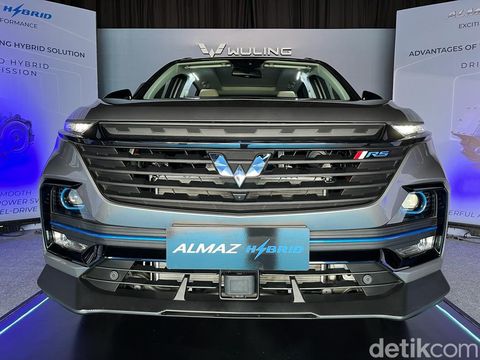 Wuling Almaz Hybrid meluncur di Indonesia dengan harga Rp 470 juta