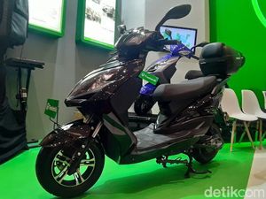 Promo Motor Listrik di IMOS 2022: Ada Diskon sampai Gratis Aksesori