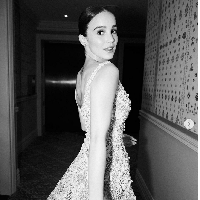 Fans mengira Chris Evans pacaran dengan Alba Baptista karena pemain Avengers itu menjadi orang pertama yang memberikan like pada unggahan Instagram aktris Portugal itu. Foto: Instagram@alba.baptista