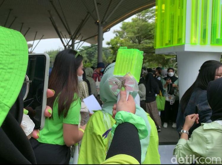 Penampakan NCTZen Usai Konser NCT 127 Diancam Bom