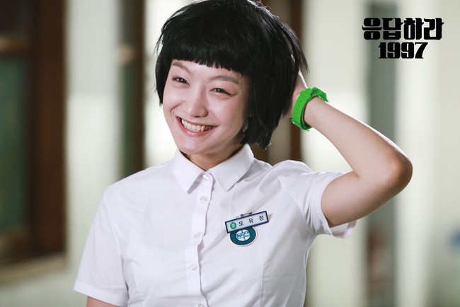 Lawan main Jung Eunji ini nyaris menginjak kepala tiga saat tampil di Reply 1997. Meskipun sudah 28 tahun, Shin So Yul dinilai masih pantas pakai seragam SMA. Foto: dok. tvN