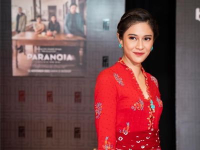 Potret 6 Artis Indonesia Pakai Kebaya Merah, Ada Dian Sastro dan Maudy Ayunda