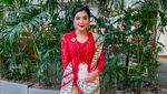 Potret 6 Artis Indonesia Pakai Kebaya Merah, Ada Dian Sastro dan Maudy Ayunda