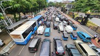 Arus Lalin Seputaran Gambir-Istiqlal terpantau macet menjelang Aksi 411, Jakarta, Jumat (4/11/2022) pukul 11.00 WIB.  
