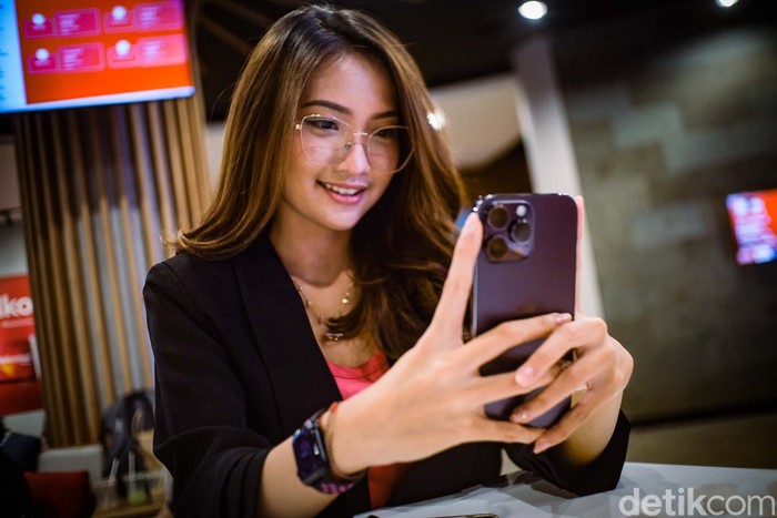 Telkomsel menghadirkan paket bundling untuk seri iPhone 14 terbaru. Paket ini didukung bonus kuota data layanan 5G hingga 50 GB bagi pelanggan pascabayar dan prabayar.