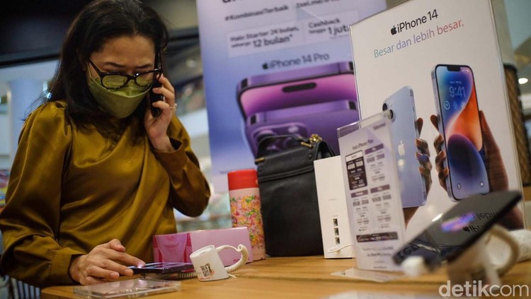 Telkomsel menghadirkan paket bundling untuk seri iPhone 14 terbaru. Paket ini didukung bonus kuota data layanan 5G hingga 50 GB bagi pelanggan pascabayar dan prabayar.