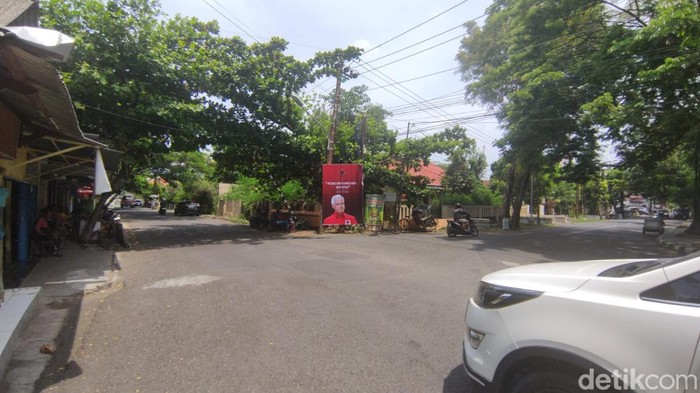 Baliho 'Ganjar Nurut' muncul di beberapa titik di Kota Semarang, Jumat (4/11/2022).