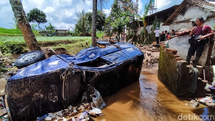 Banjir bandang di Kalibaru, Banyuwangi