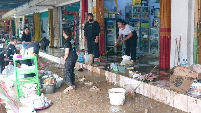 Banjir-Tanah Longsor Terjang 3 Kecamatan Trenggalek, Begini Langkah Bupati