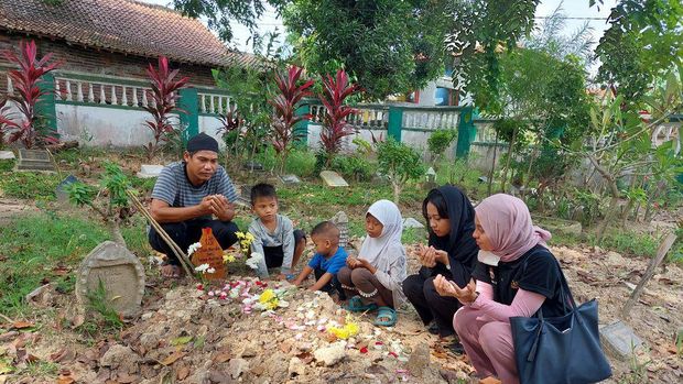 berbuatbaik.id Takziah dan Rampungkan Donasi untuk Dian Mariska