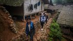 Berjuang Menembus Pegunungan Demi Imunisasi Suku Baduy