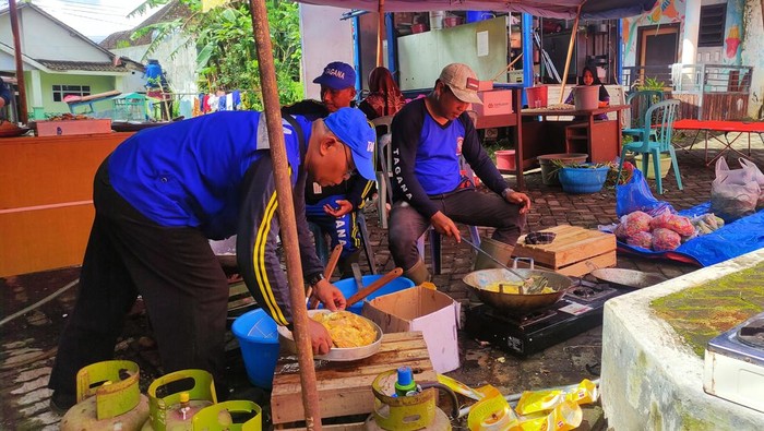 dapur umum untuk korban banjir banyuwangi