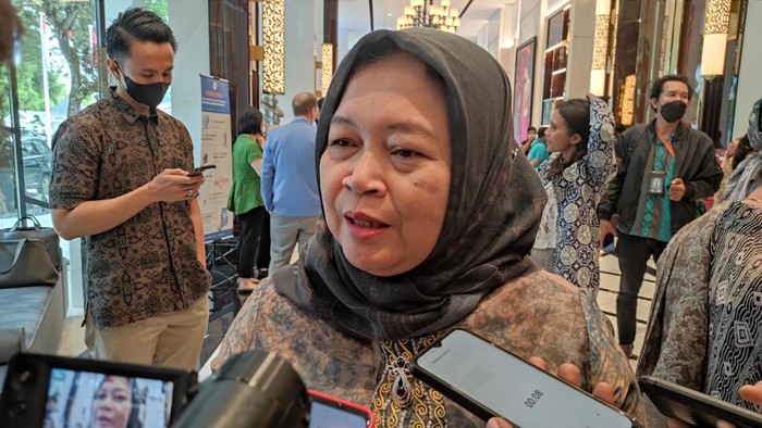 Deputi Bidang Koordinasi Pengelolaan Lingkungan dan Kehutanan Kemenko Marves Nani Hendiarti saat ditemui wartawan di Jimbaran, Badung, Bali, Jumat (4/11/2022). (I Wayan Sui Suadnyana/detikBali)