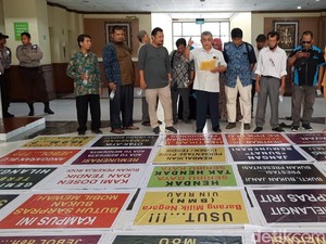 Protes Tunjangan Dipotong, Dosen UIN Suska Ramai-ramai Demo Rektor