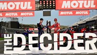 Di klasemen MotoGP, Francesco Bagnaia untuk sementara unggul 23 poin atas Fabio Quartararo. Foto: AFP via Getty Images/JAVIER SORIANO