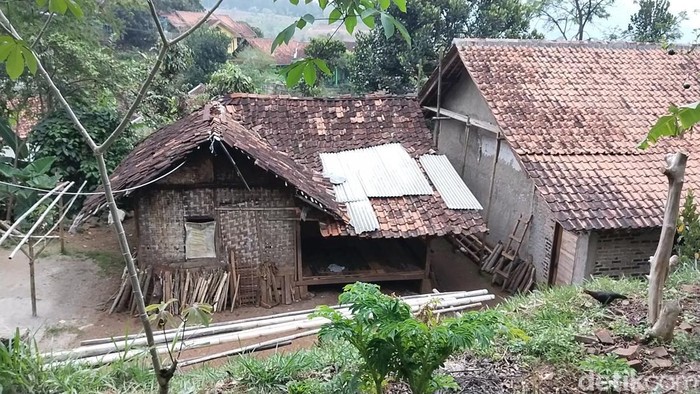 Gubuk reyot yang ditinggali Rohimah, ART yang jadi korban penyiksaan majikan di Bandung Barat