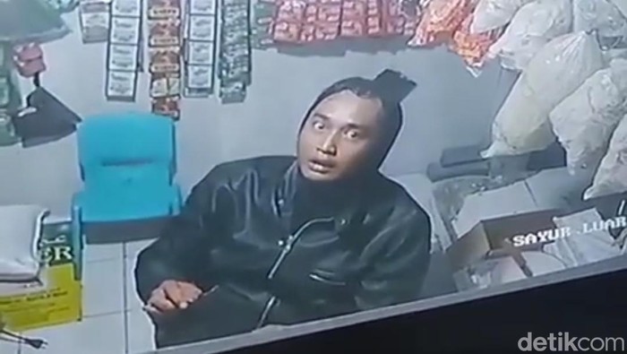 Heboh Tampang Terduga Pelaku Pencurian di Pasar Ciawi Tasik Melongo ke CCTV