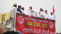 Menantu Habib Rizieq Shihab, yakni Habib Hanif Abdurrahman Al-Attas, memimpin massa aksi 411 mengatakan, aksi 411 tersebut bukan untuk makar dan berontak. Menurutnya, massa aksi hanya meminta Presiden Joko Widodo (Jokowi) mundur.